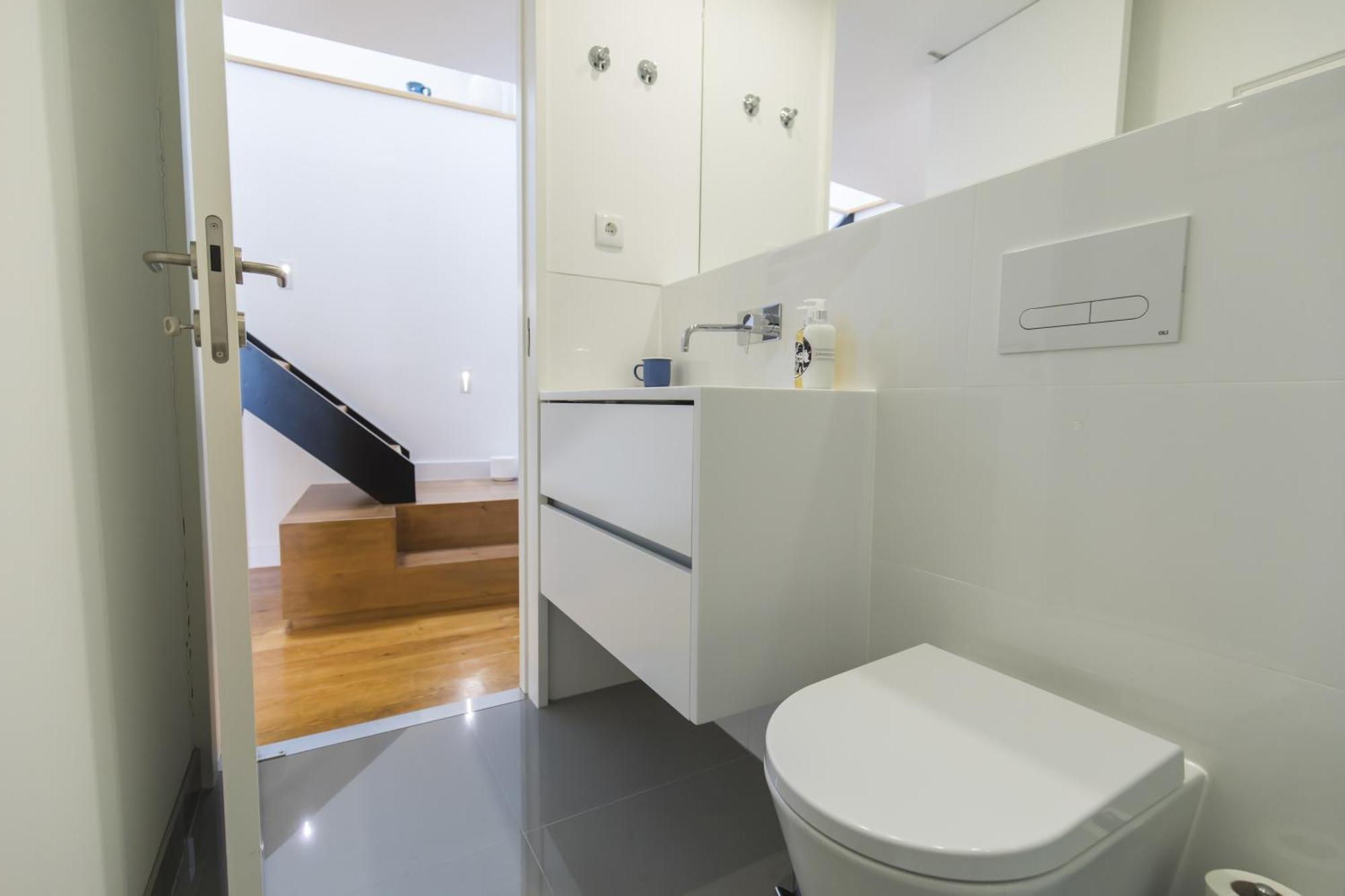 Apartamento Lovely Duplex W Balcony