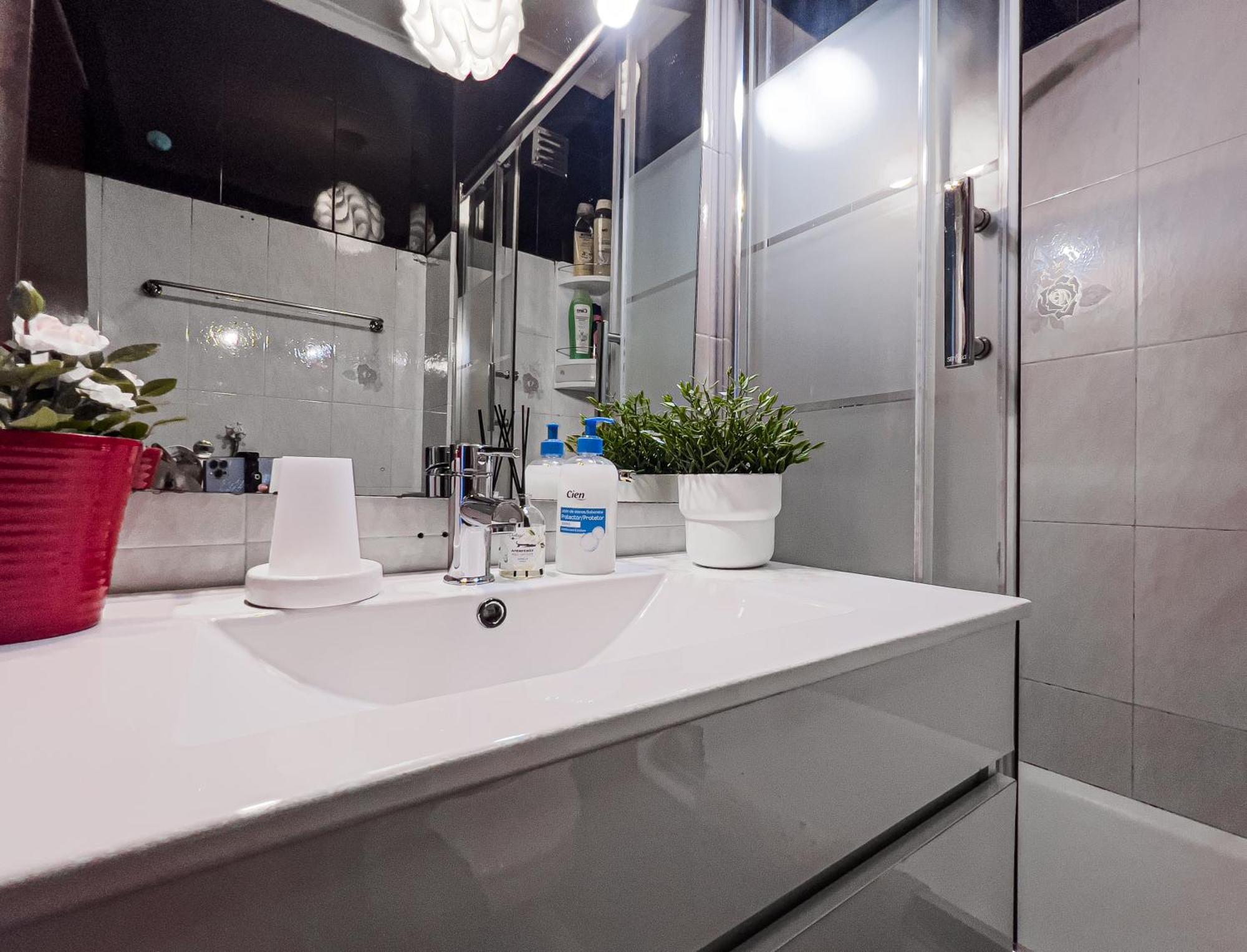 Family-friendly And Cozy 3-bedroom In * Lisboa