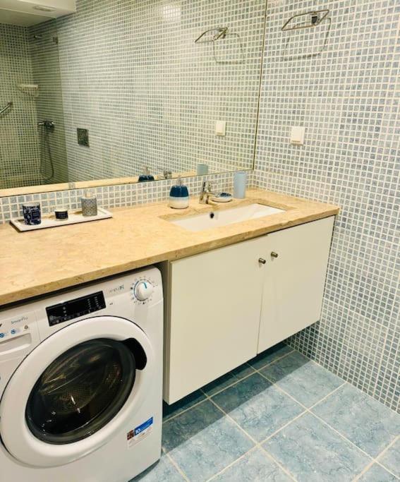 Renovated With Small Garden In Ajuda * Lisboa