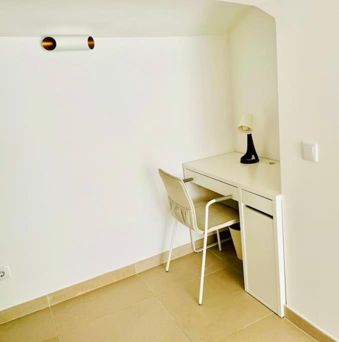 Renovated With Small Garden In Ajuda * Lisboa