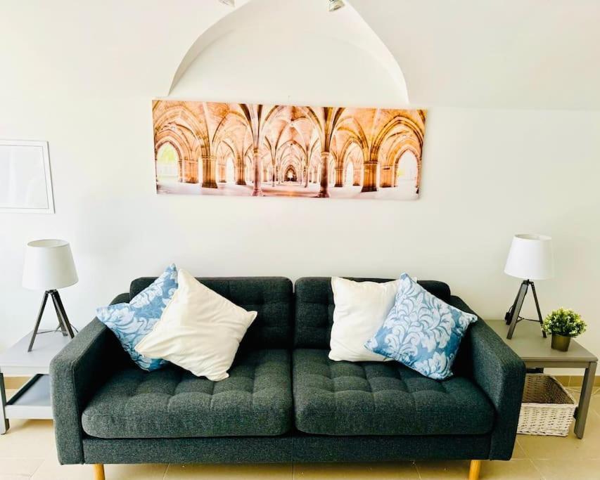 Renovated With Small Garden In Ajuda Apartamento *