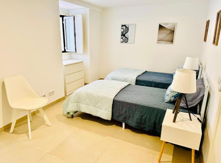 Renovated With Small Garden In Ajuda