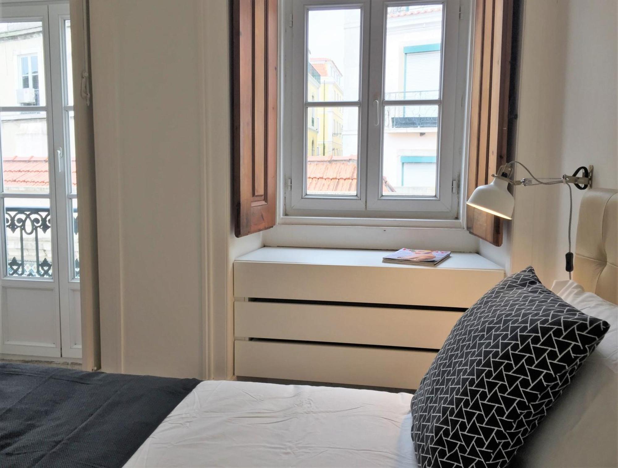 Apartamento B2 Beautiful Sunny Loft Bairro Alto - Bica *