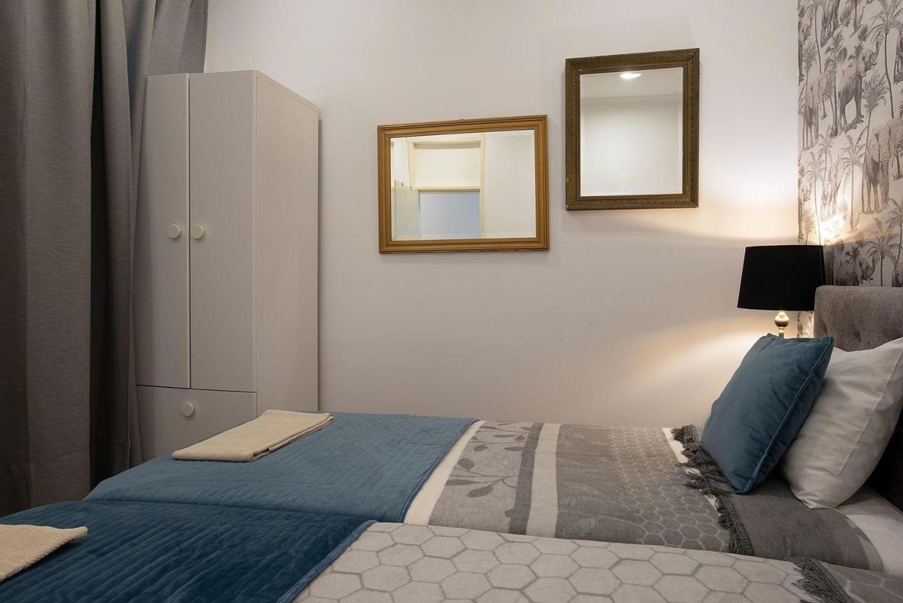 Apartamento Fuer 9 Personen Und 1 Kind In Lissabon, Regio De Costa De - B58349