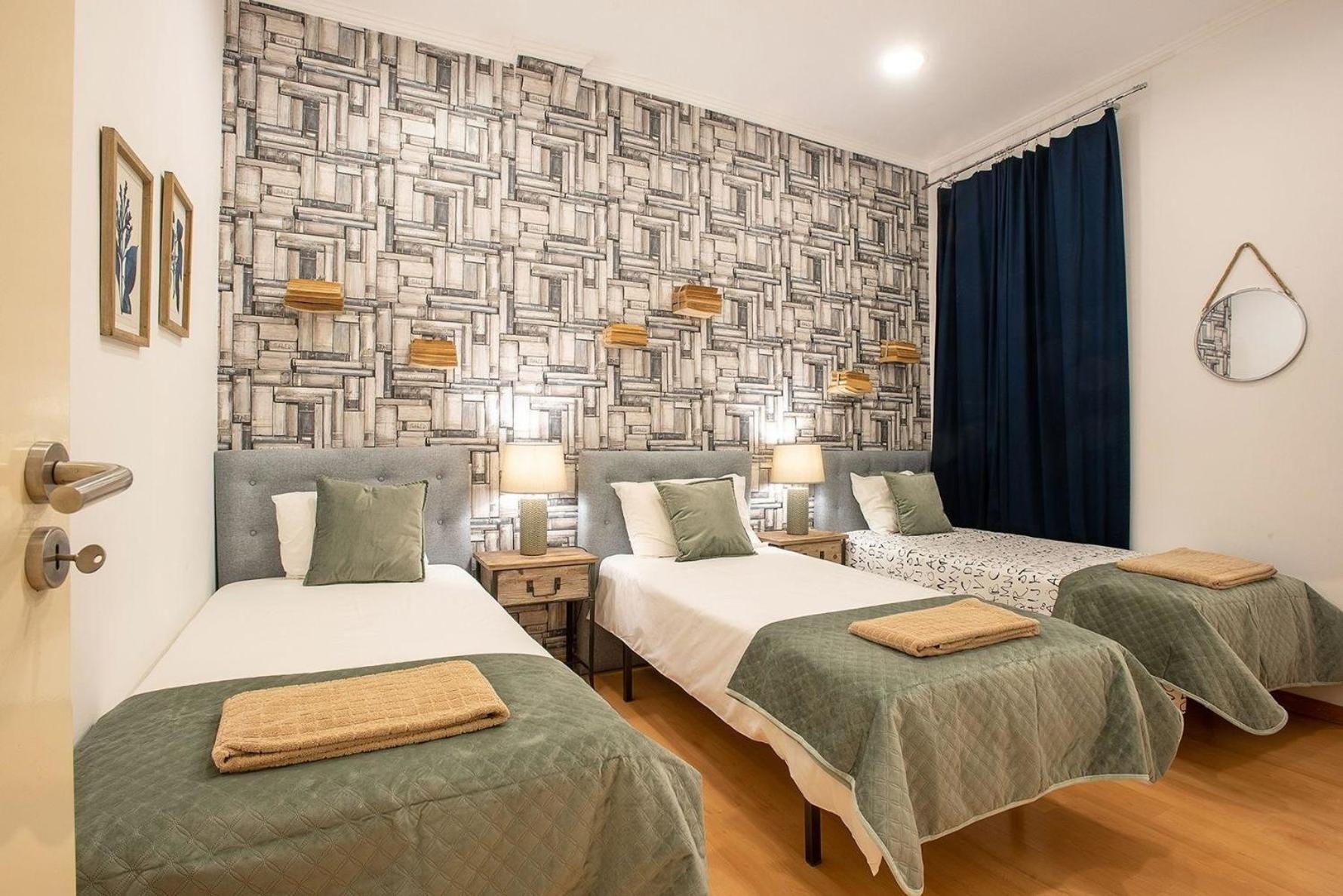 Fuer 9 Personen Und 1 Kind In Lissabon, Regio De Costa De - B58349 Lisboa