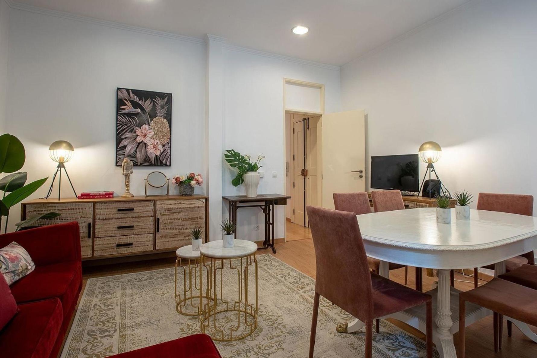 Apartamento Fuer 9 Personen Und 1 Kind In Lissabon, Regio De Costa De - B58349 Lisboa