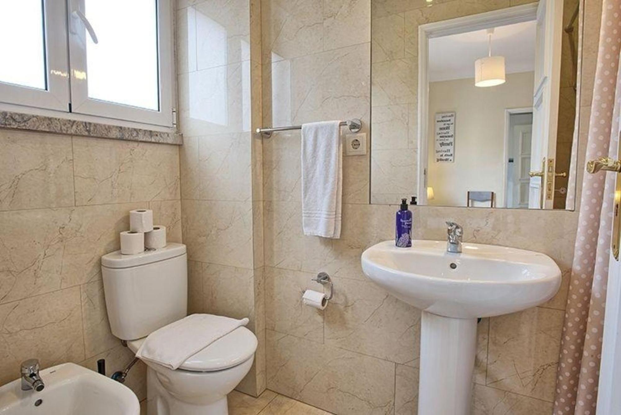 Studio Fuer 9 Personen Und 1 Kind In Lissabon, Regio De Costa De Apartamento Lisboa
