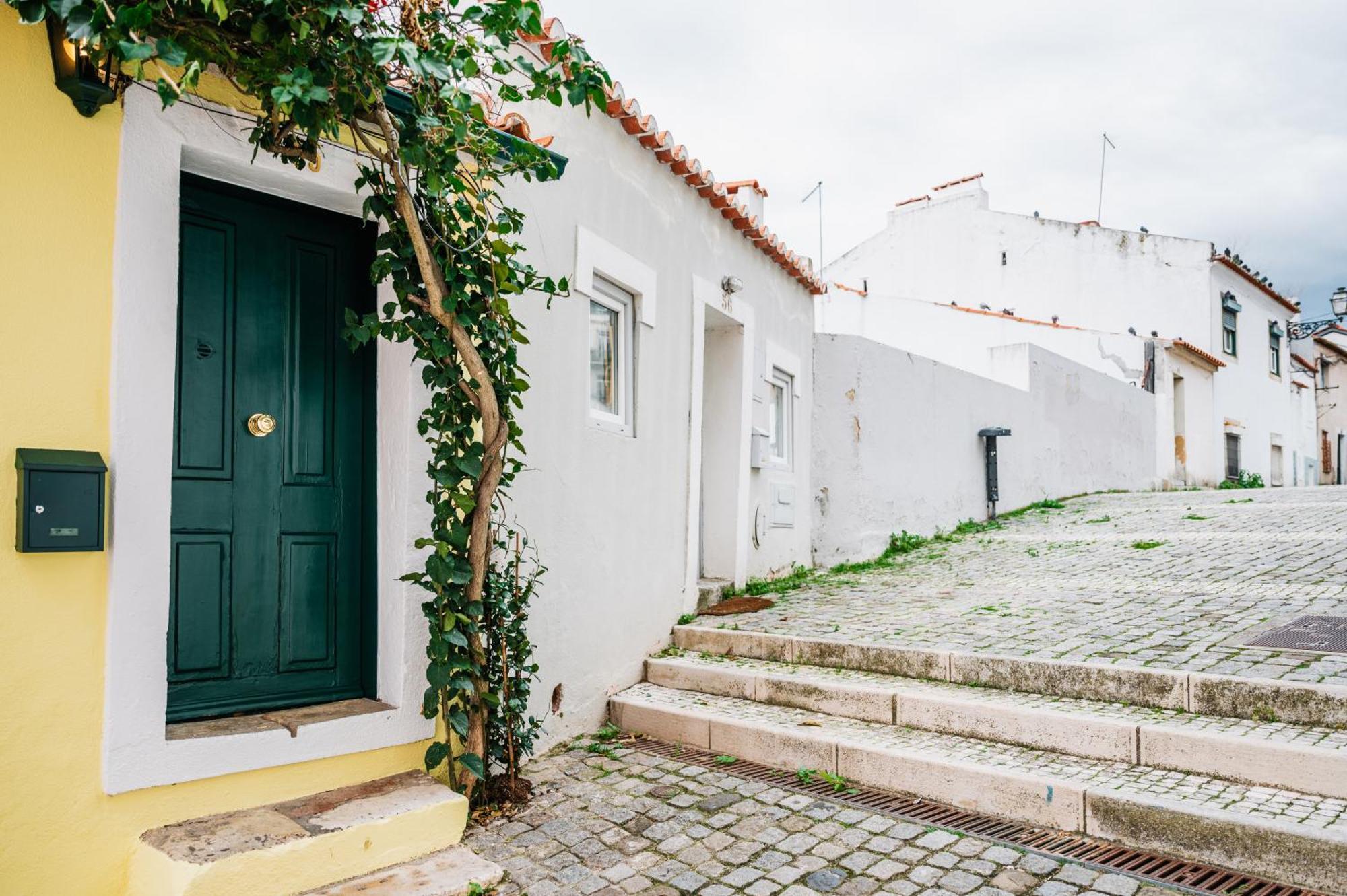 Cozy Yellow House Bairro Alto Сasa de vacaciones *