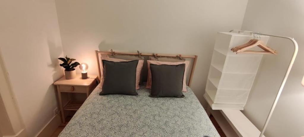 Quarto em Acomodações Particulares Bedroom In Shared House In Chiado - Historic Center Of Lisboa