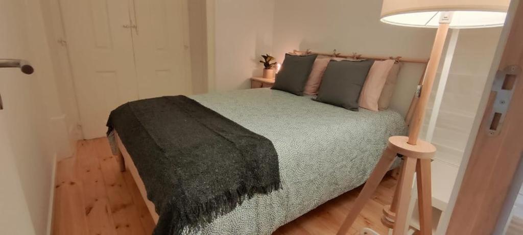 Bedroom In Shared House In Chiado - Historic Center Of