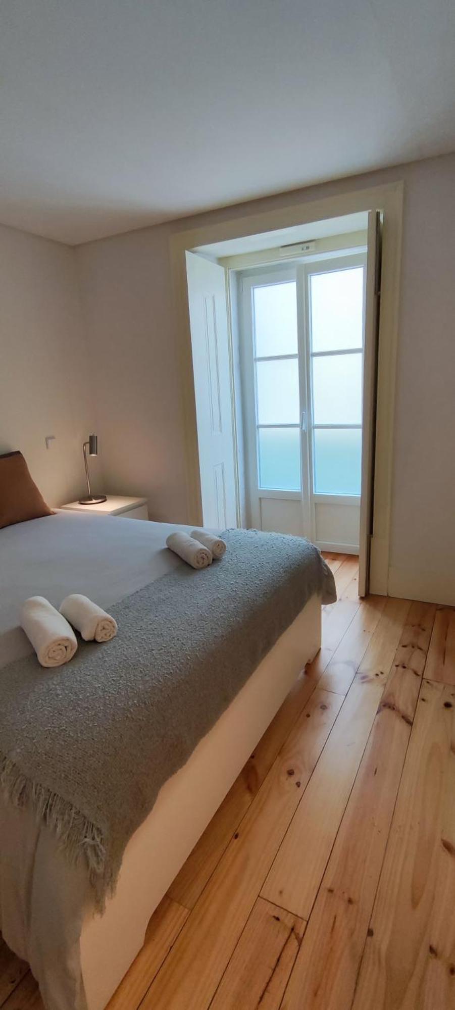 Quarto em Acomodações Particulares Bedroom In Shared House In Chiado - Historic Center Of *