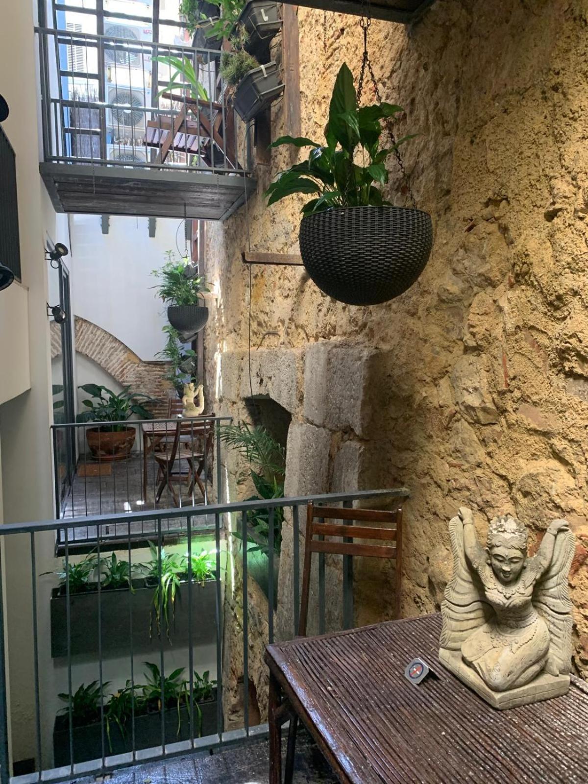 Old Stables Chiado - 2 Bedroom In The Heart Of Apartamento Lisboa