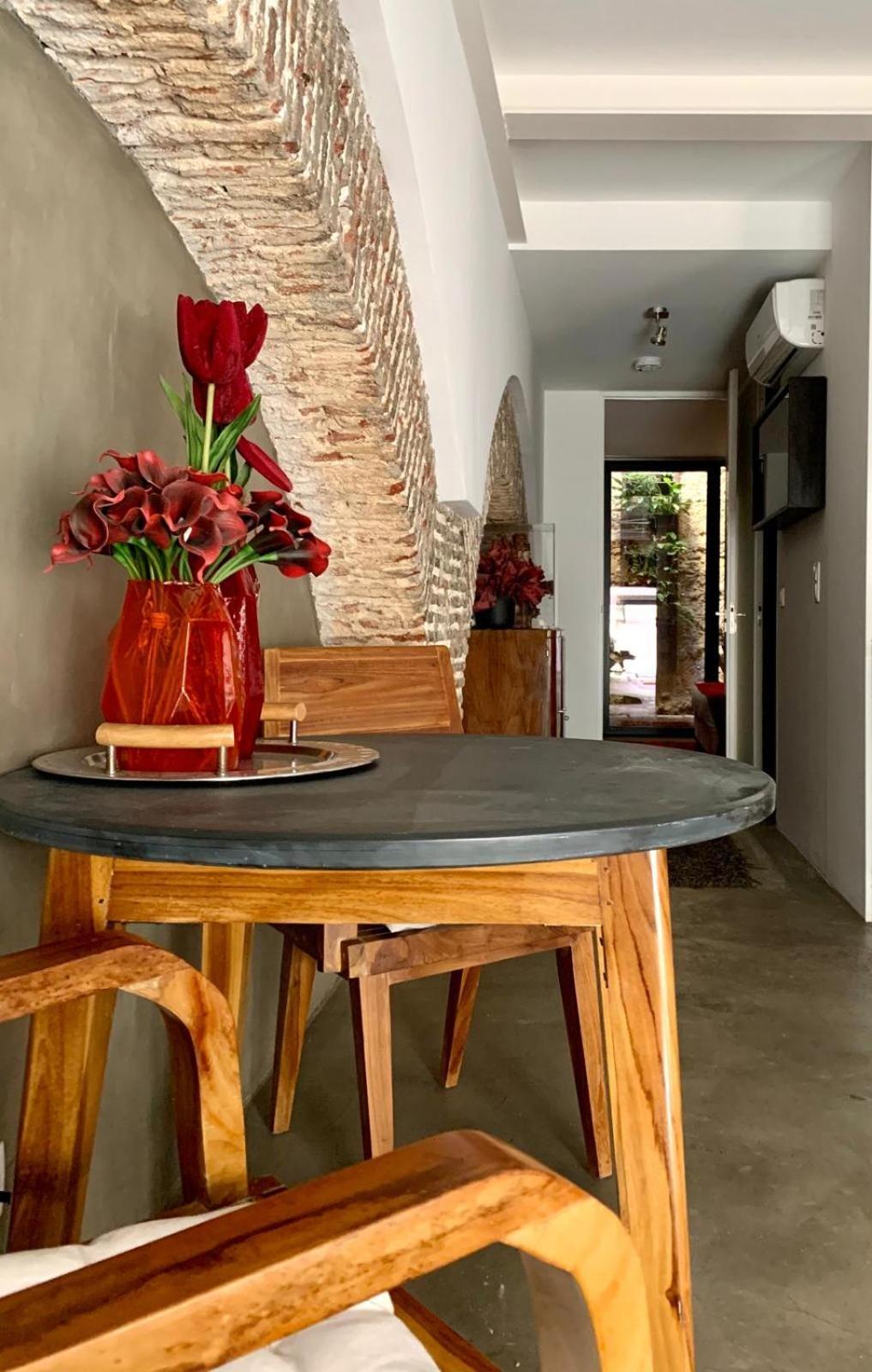 Old Stables Chiado - 2 Bedroom In The Heart Of *