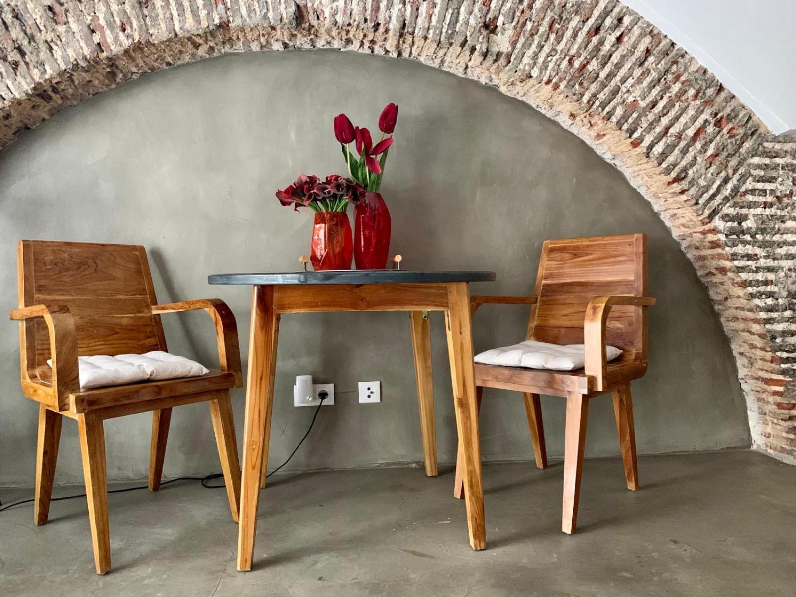 Old Stables Chiado - 2 Bedroom In The Heart Of Apartamento *
