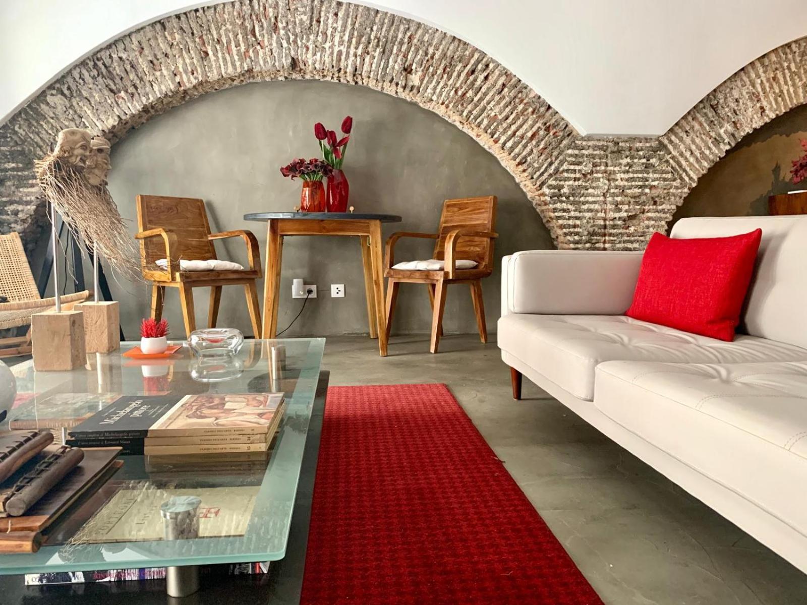 Old Stables Chiado - 2 Bedroom In The Heart Of Apartamento Lisboa