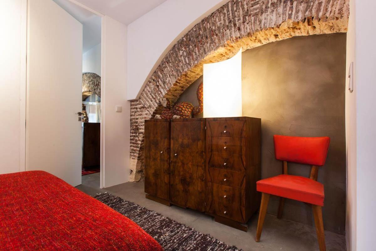Old Stables Chiado - 2 Bedroom In The Heart Of *