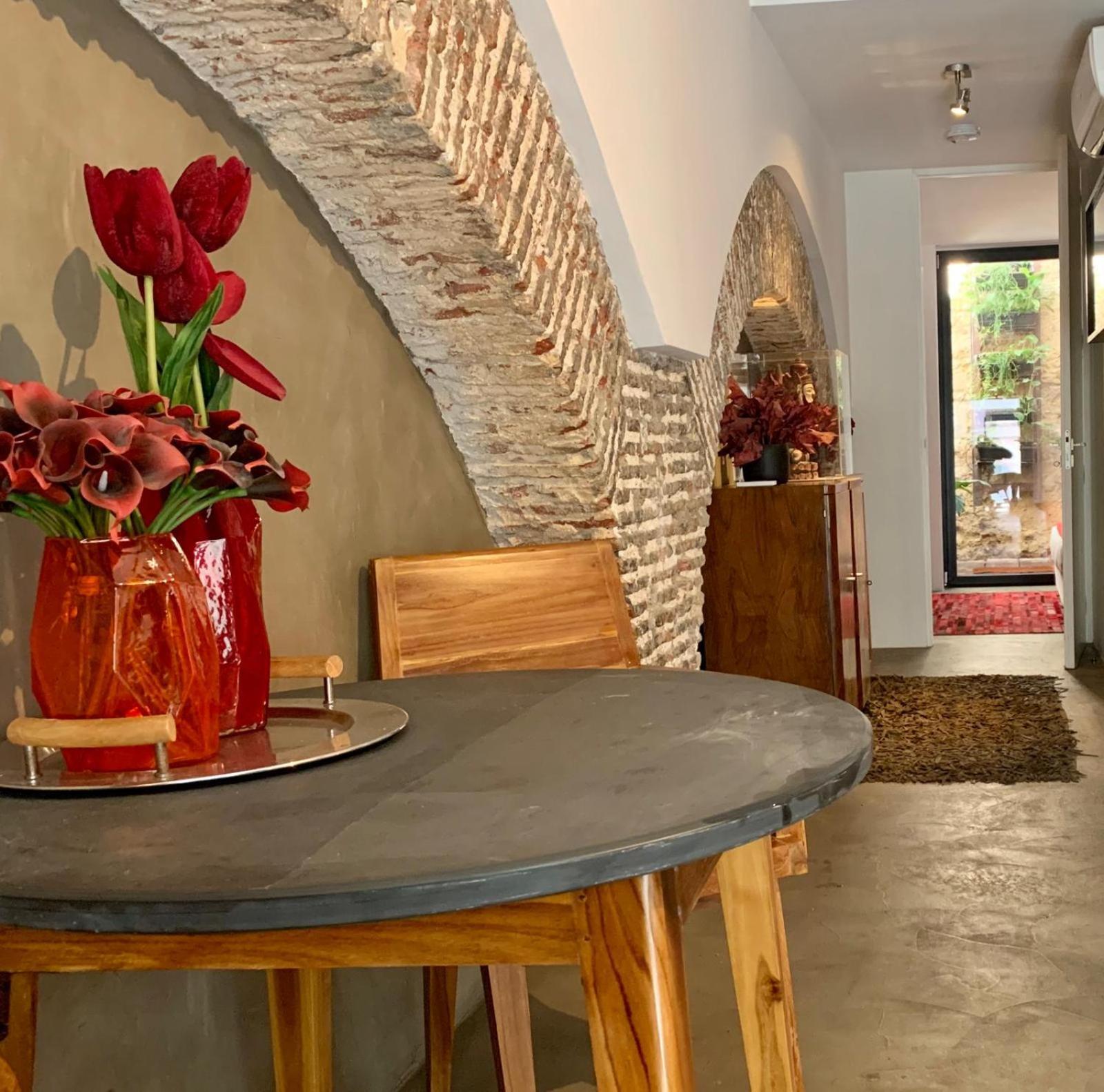 Old Stables Chiado - 2 Bedroom In The Heart Of Apartamento *