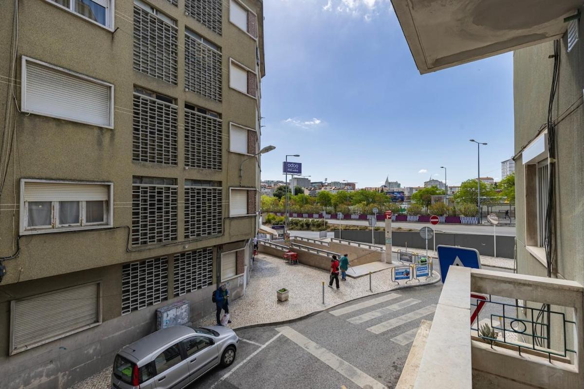 Novo Junto Ao Metro * Lisboa