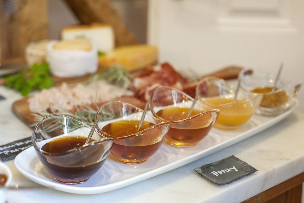 Cheese & Wine 4*