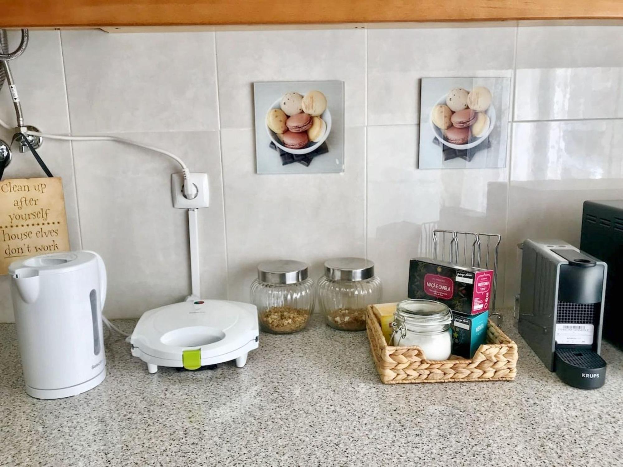 Comfortable With Balcony And Sea View In 50 M² Apartamento Lisboa