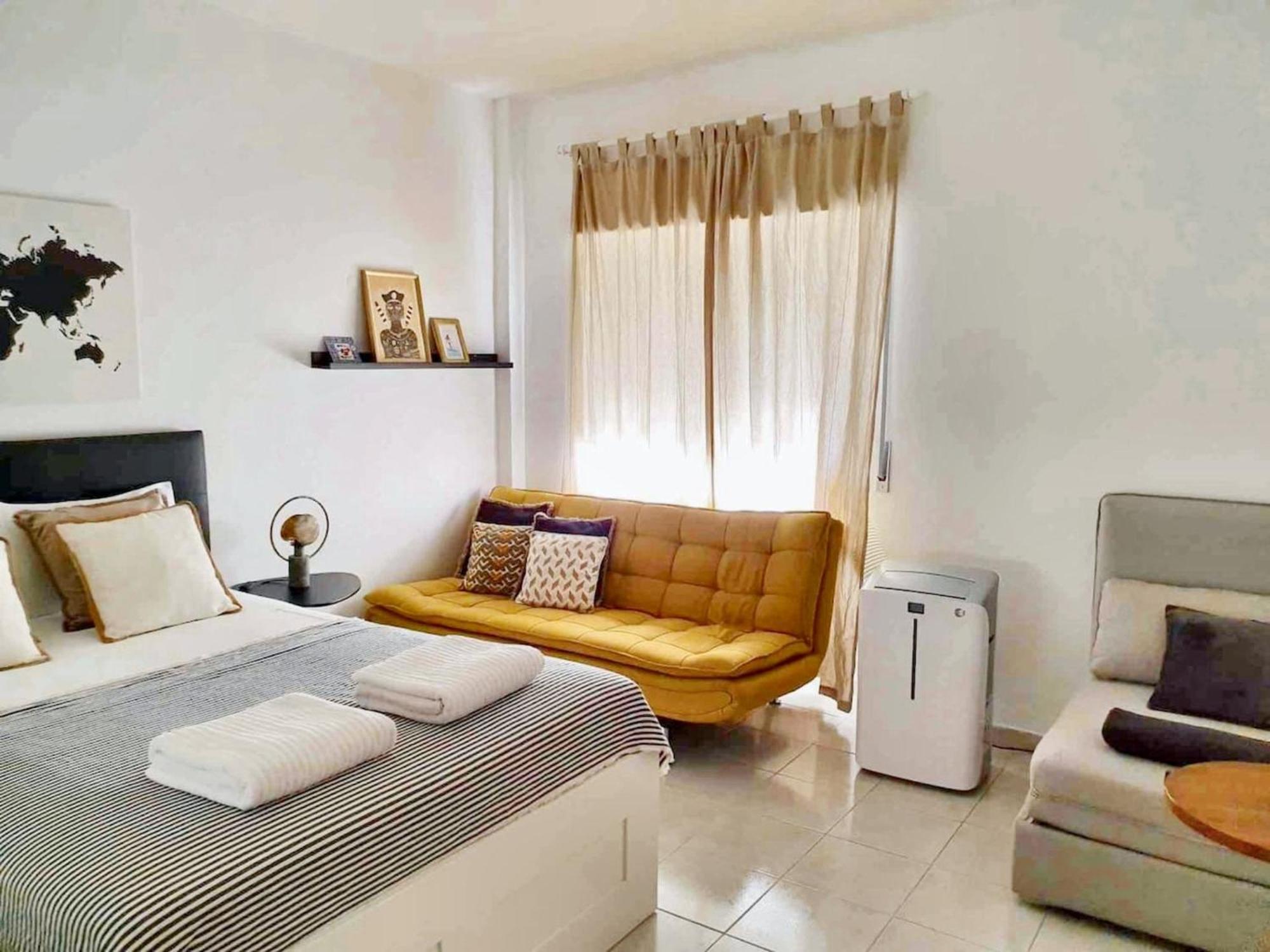Comfortable With Balcony And Sea View In 50 M² Apartamento Lisboa