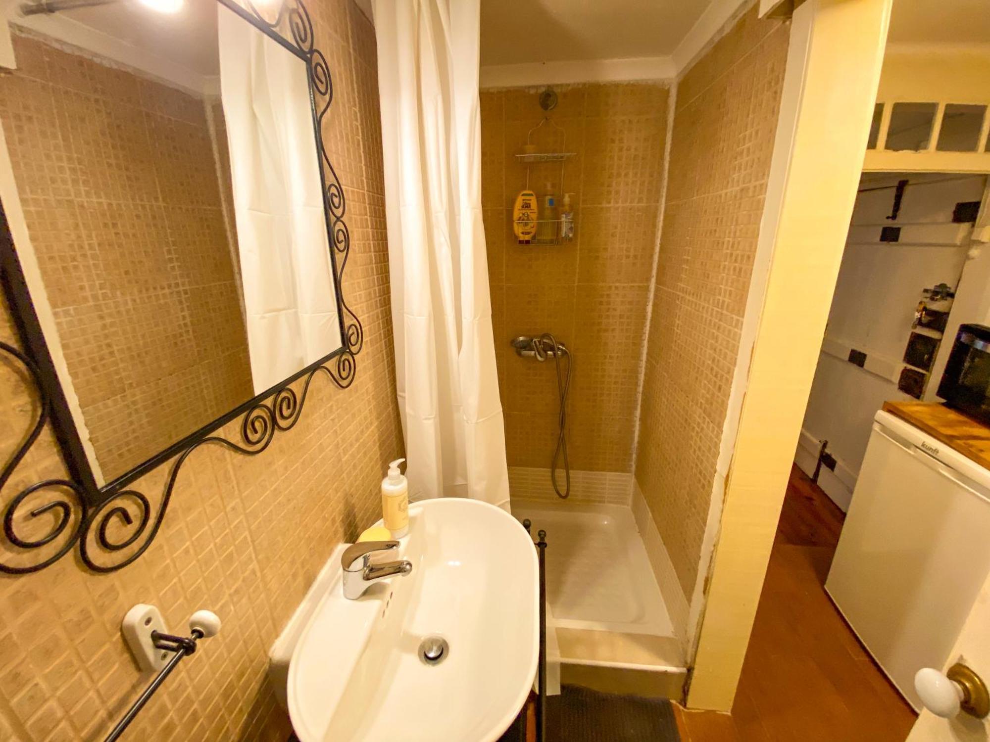 Charming Bairro Alto 2-bedroom Escape Apartamento