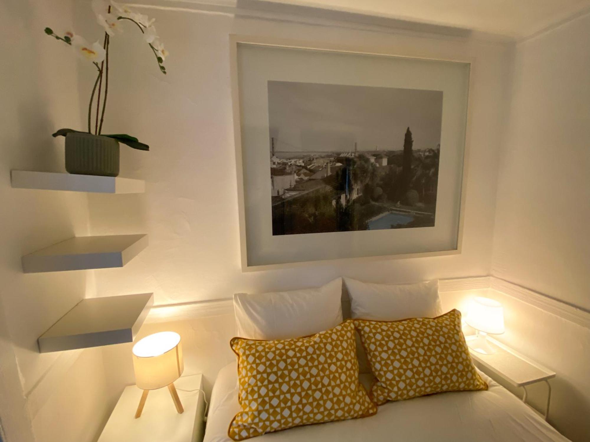 Charming Bairro Alto 2-bedroom Escape