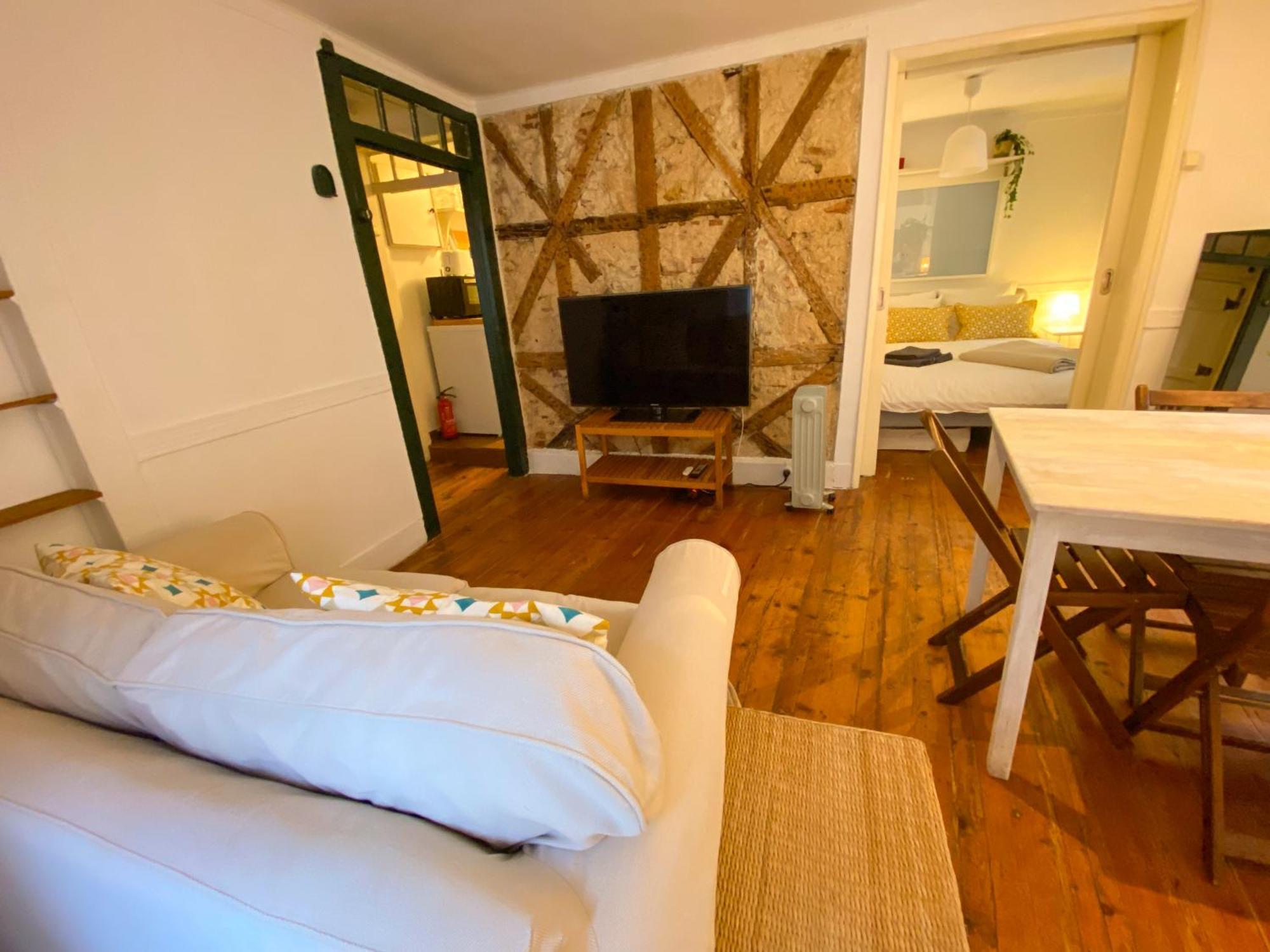 Charming Bairro Alto 2-bedroom Escape Apartamento