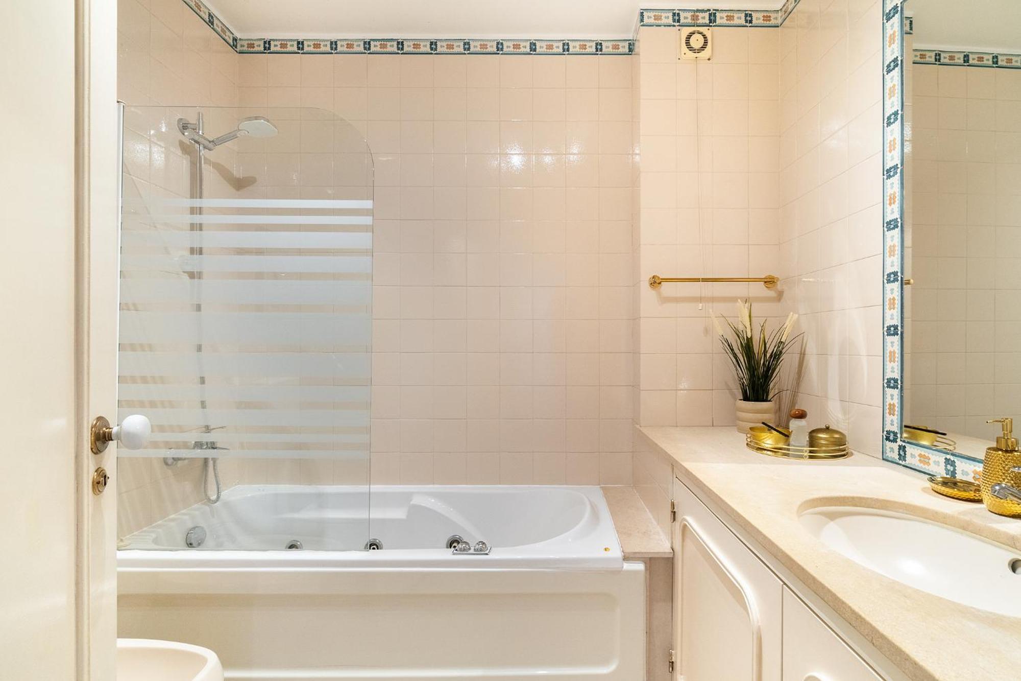 Apartamento Whome Timeless Elegance In Chiado With Ac