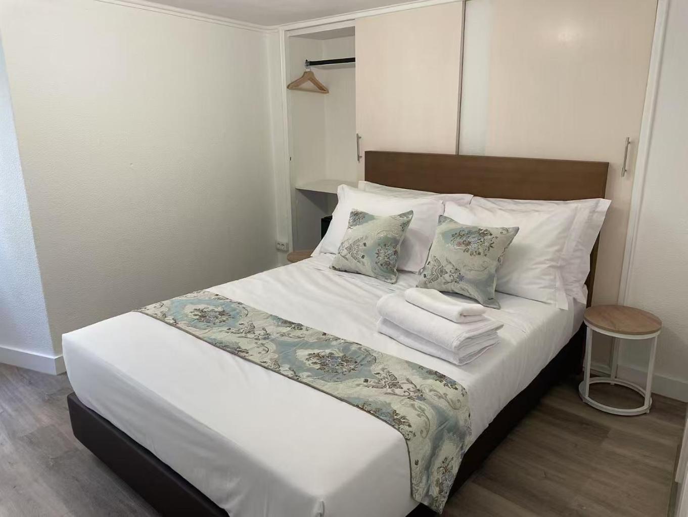 Pensión Casalondres Emtr77