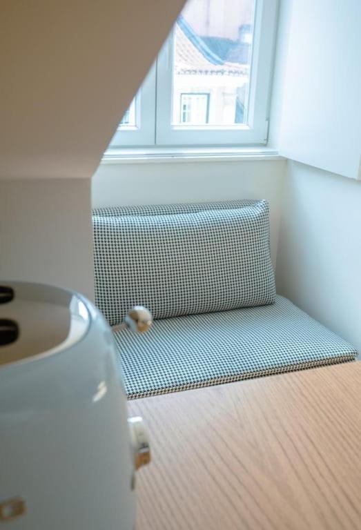 After B00Klng Must Scаn Qr-C0Dе --Chic 2Br Duplex * Lisboa