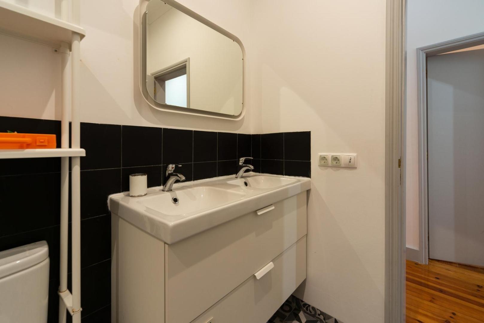 Old Style Fully Renewed And Spacious 3-bed Apartamento Lisboa