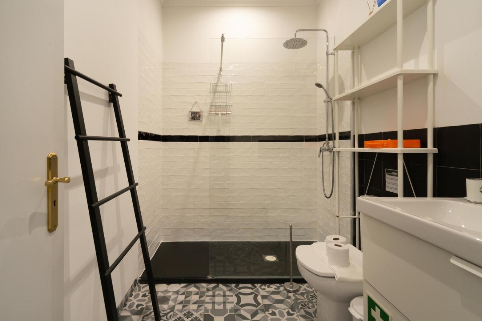 Old Style Fully Renewed And Spacious 3-bed Apartamento Lisboa