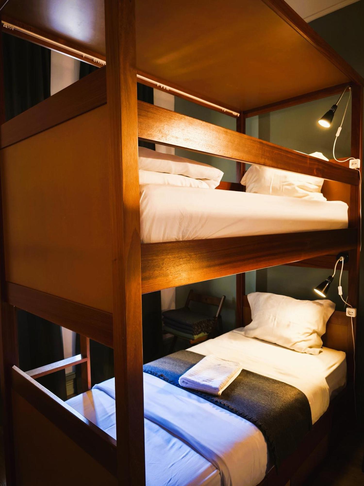 Ey Hostal
