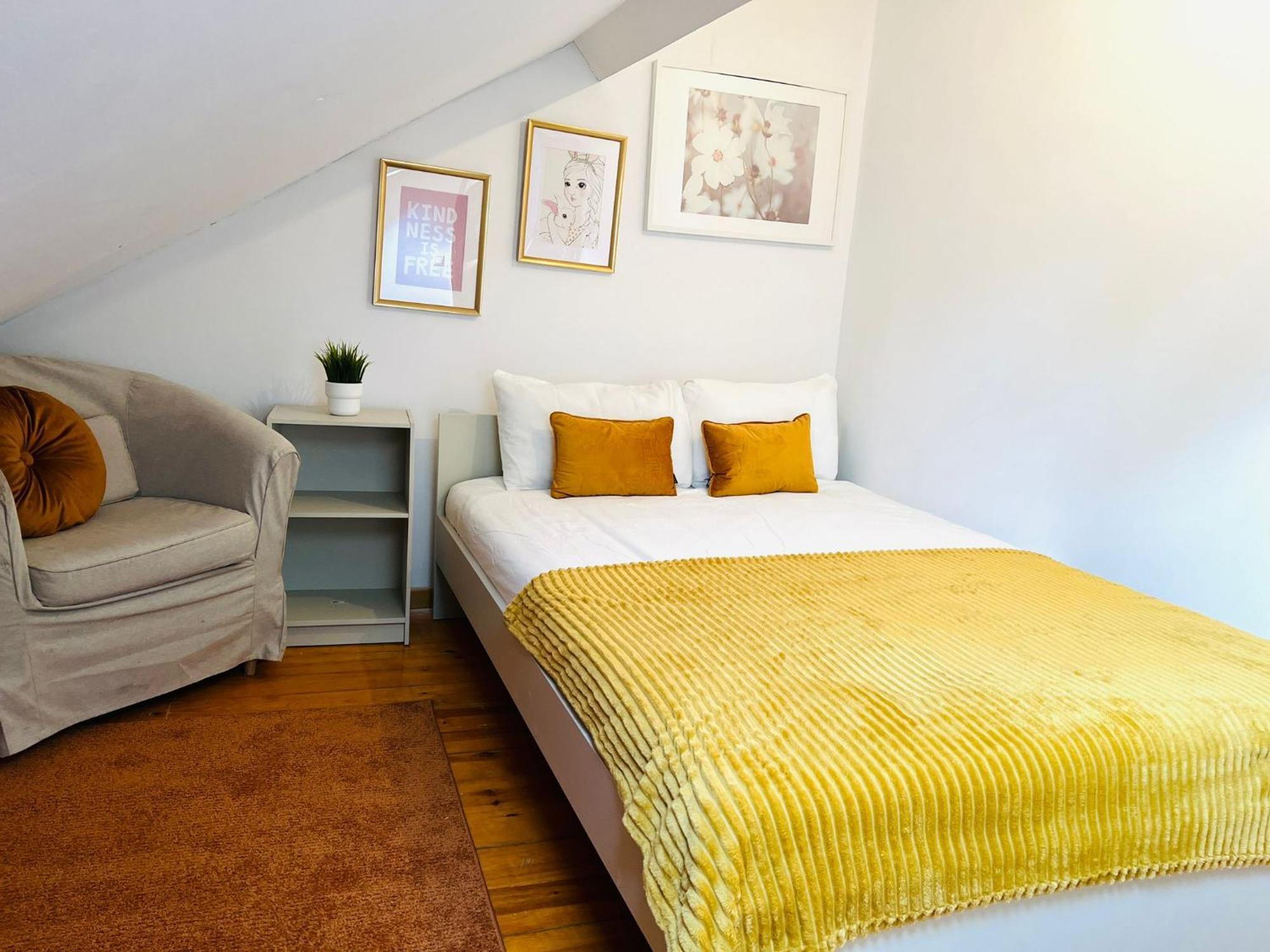Hostal Bairro Alto, Location In Centre *