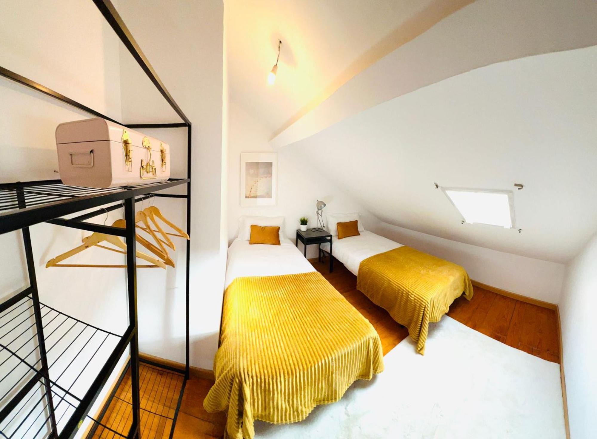 Hostal Bairro Alto, Location In Centre *