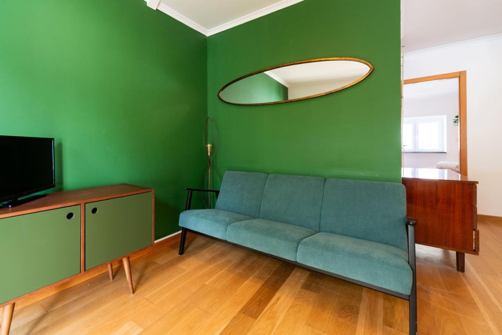 Apartamento Gorgeous Rooftop 2-bed 250m To Intendente Sq Lisboa