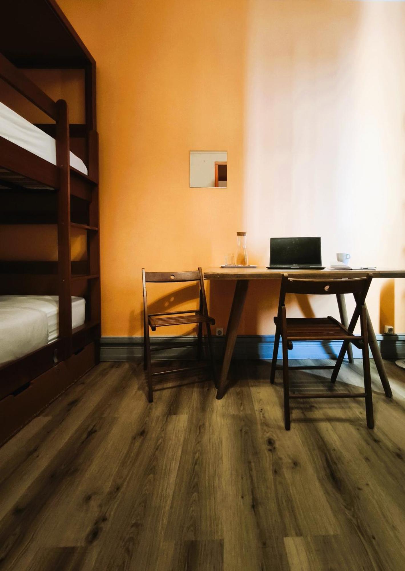 Hostal Ey