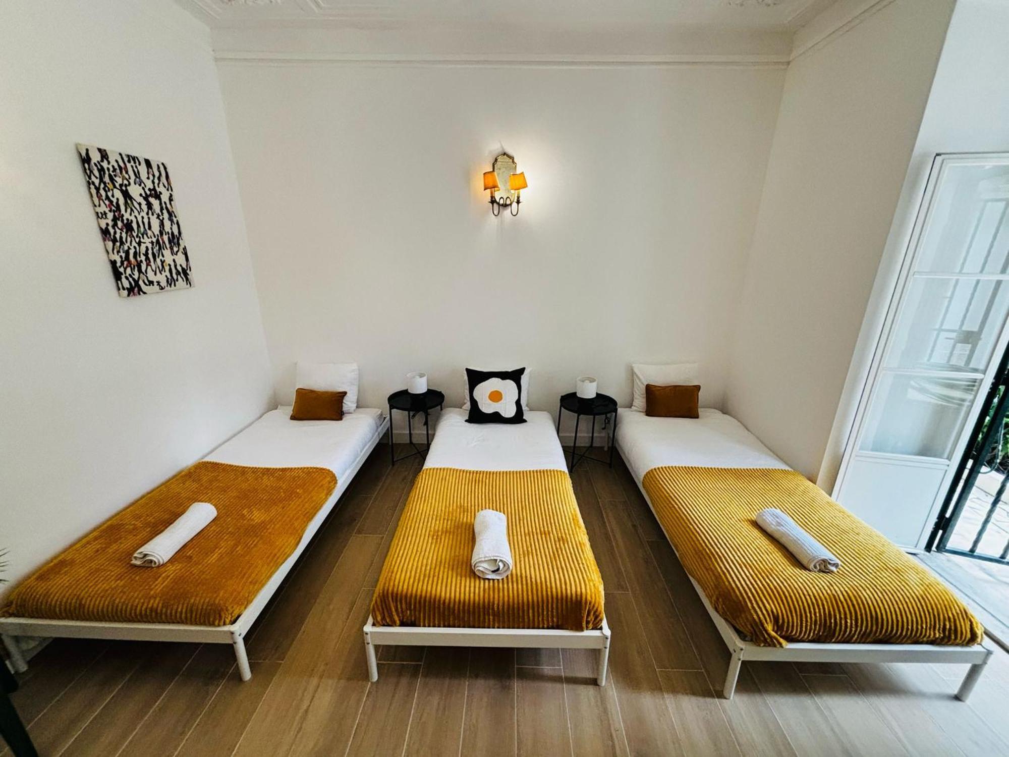 Location For Tourists, Centre Hostal *