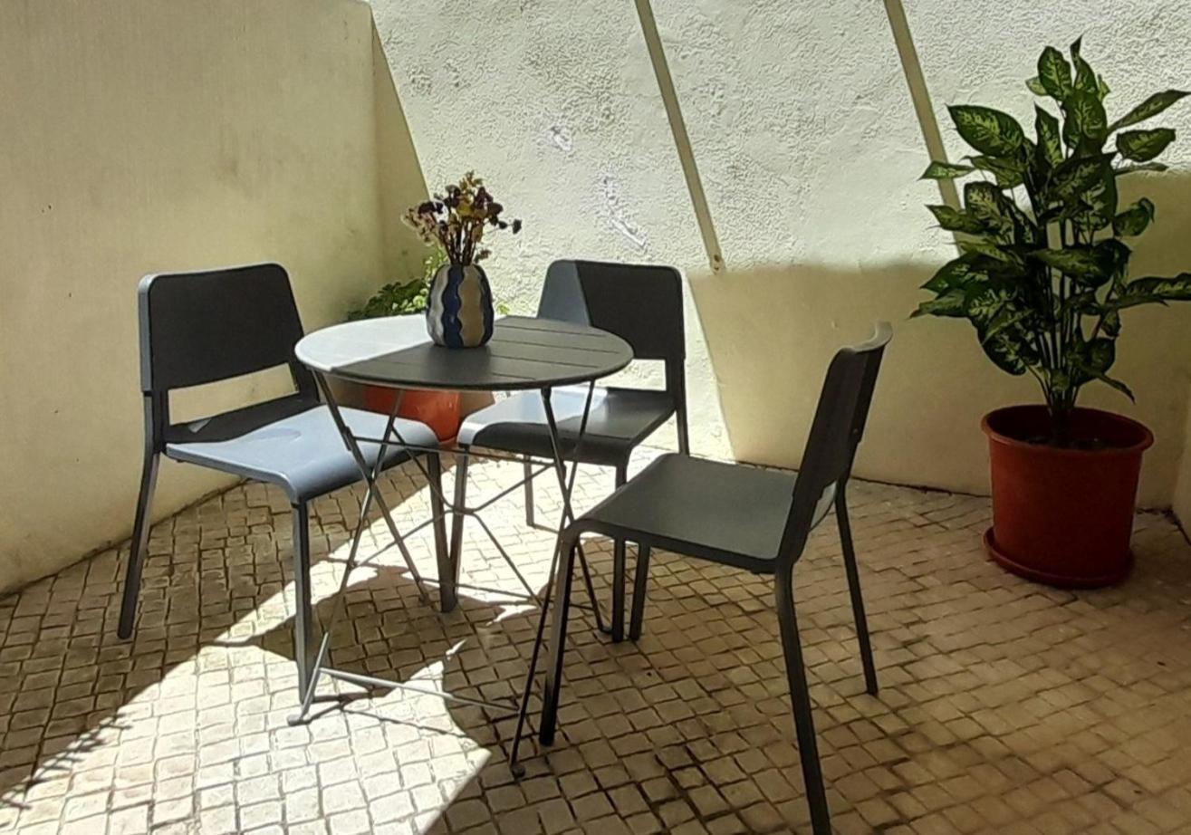Charming Santos W/ Patio * Lisbon