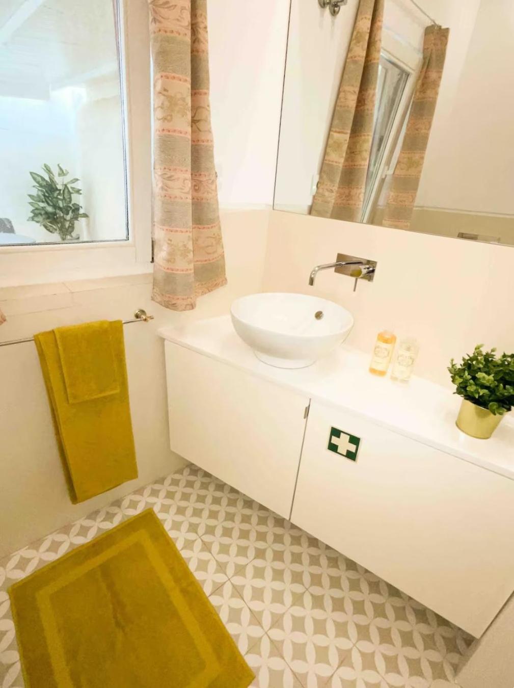 Charming Santos W/ Patio Apartment