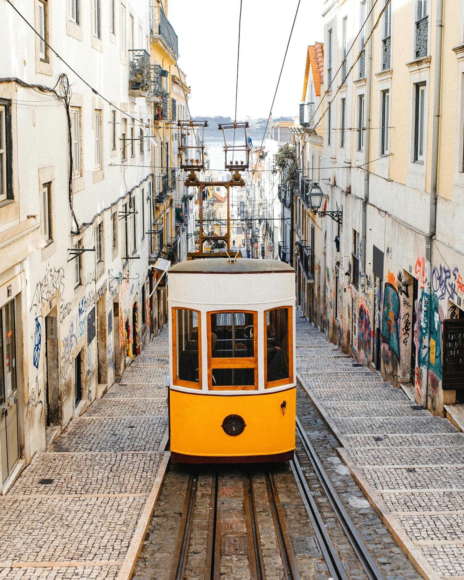 Sm1-happy At Hip Pr.real & Bair.alto + Private Patio! * Lisbon
