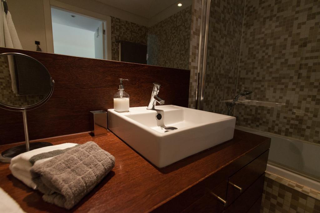 Charming With Terrace And Pool In Lisboa