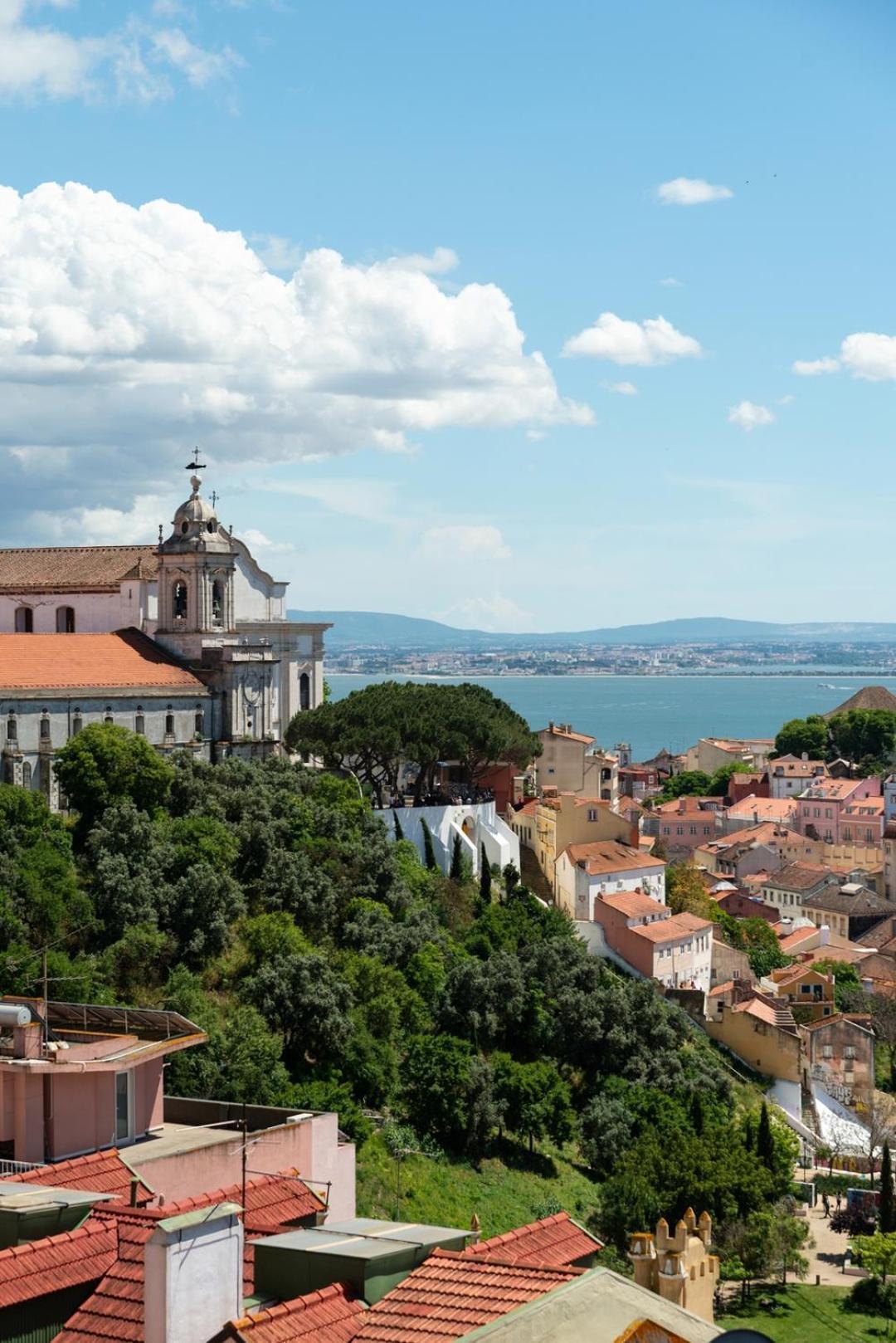 Apartamento For 2 Just 250m From Largo Intendente Lisboa