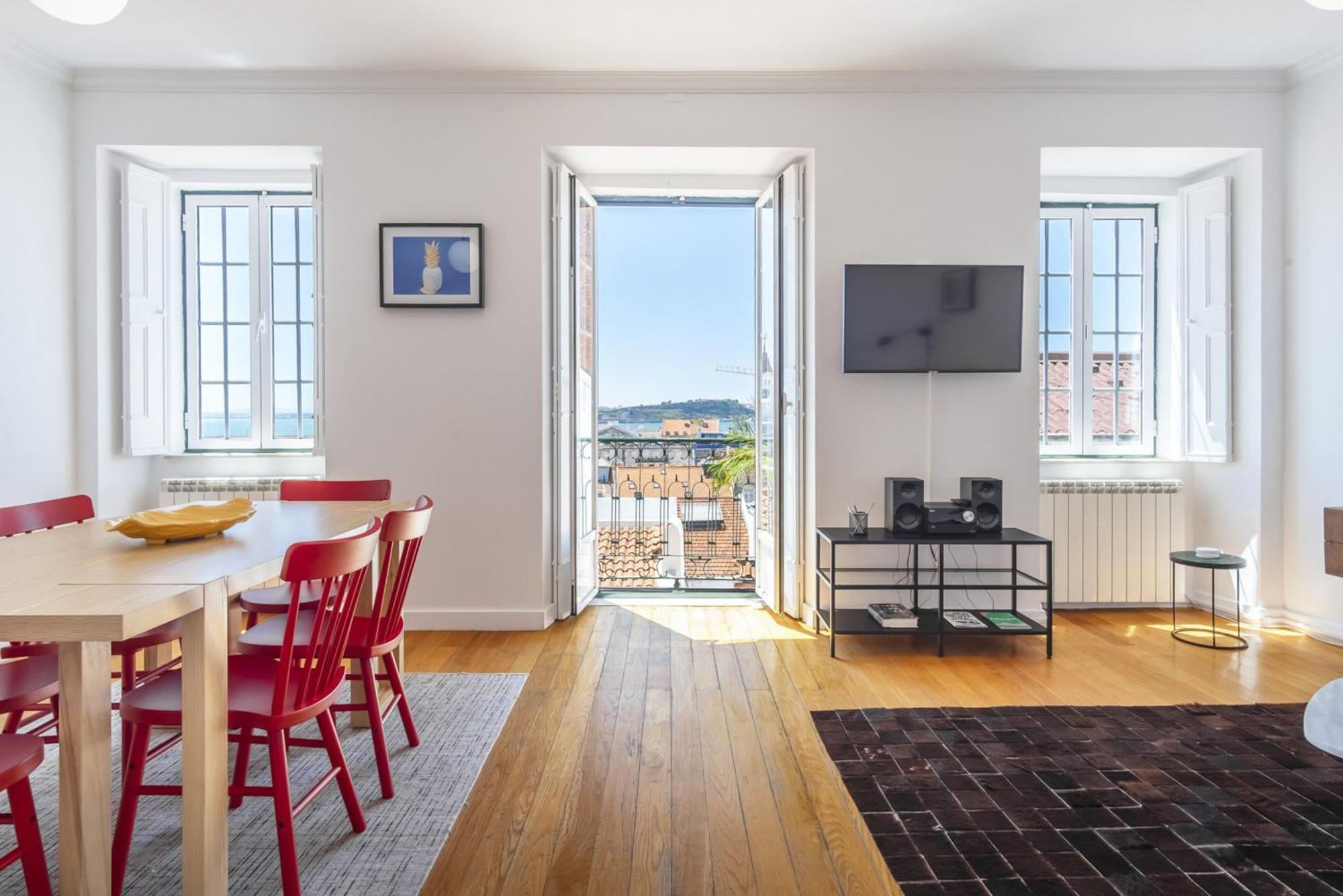 Lv Premier Bica River View Apartment