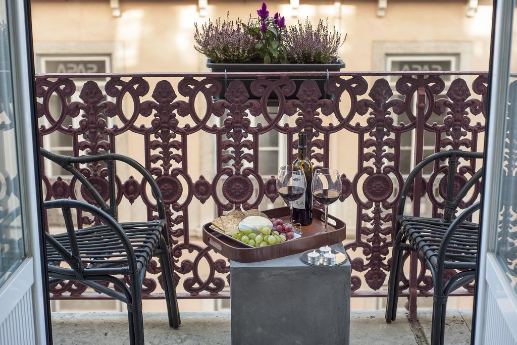 Lisbon Cheese & Wine Suites 4*