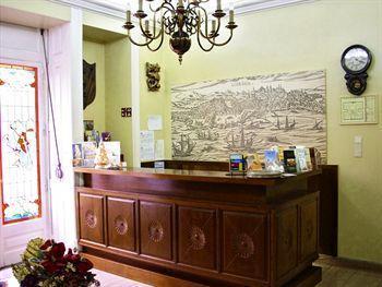 Dom Sancho I Hotel 2*
