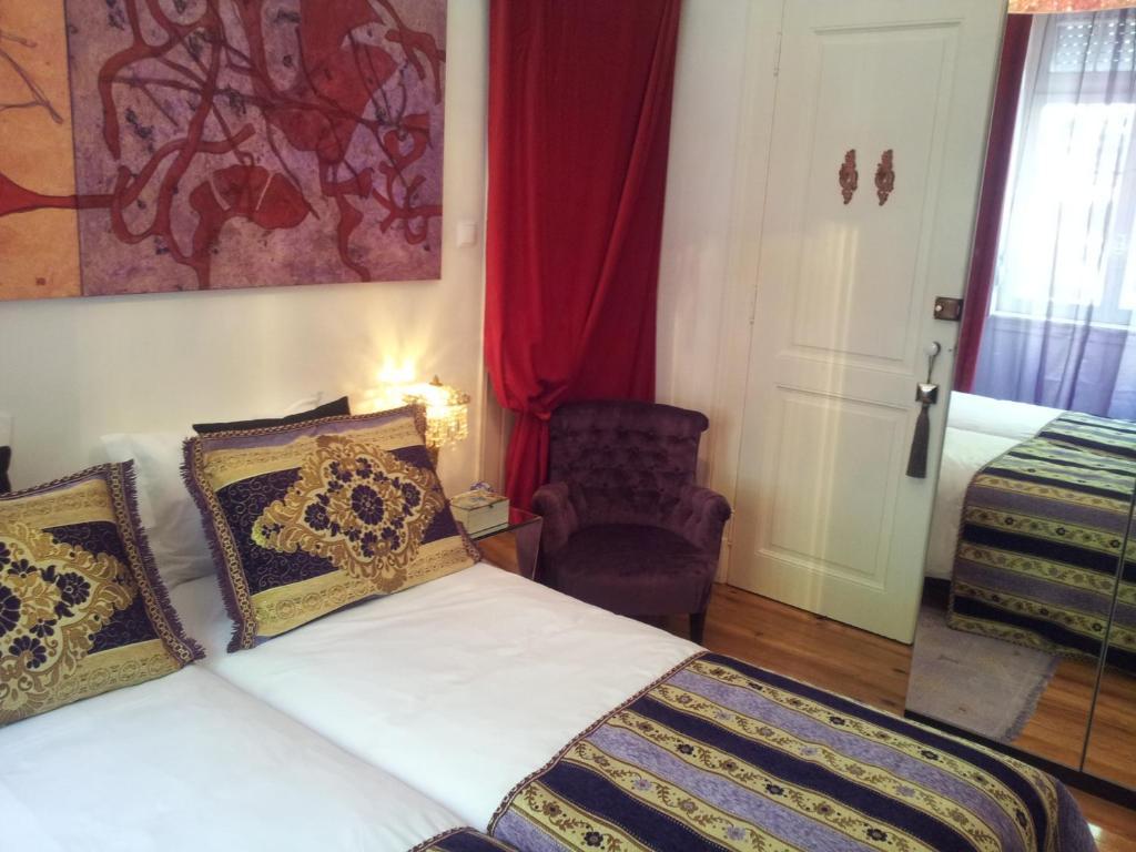 Bed & Breakfast Whatever Art