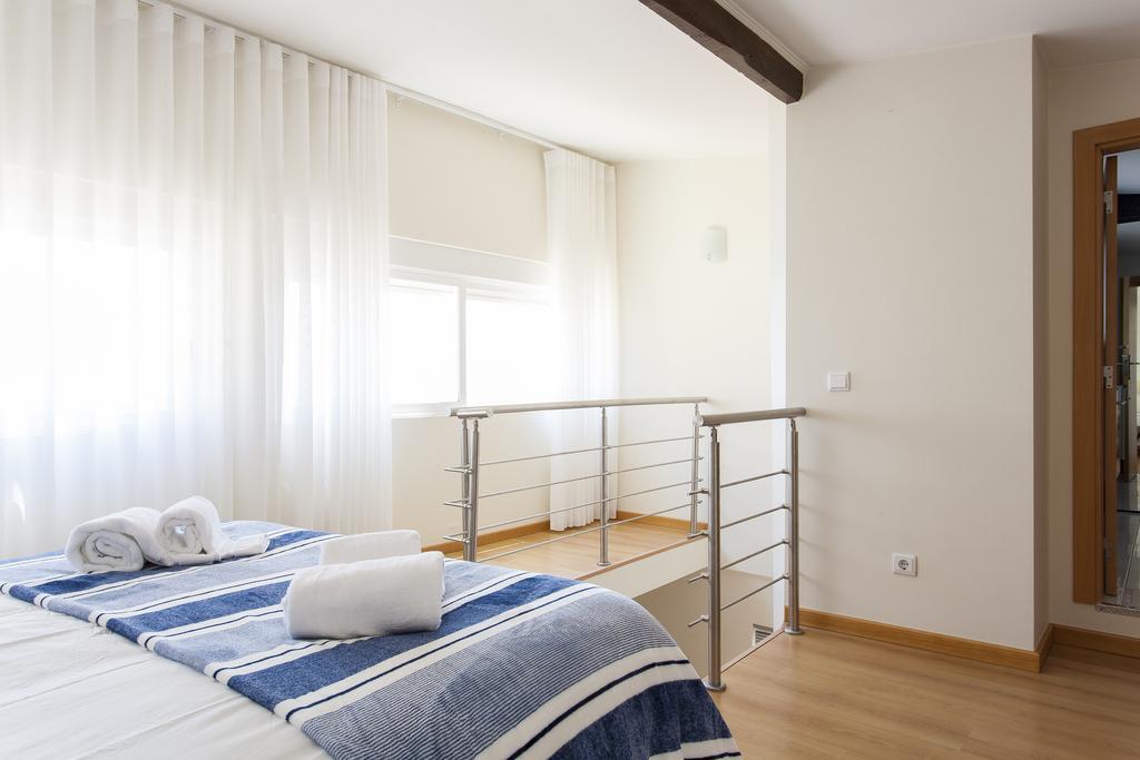 Joivy Bright 2br Apt With River Views &balcony In Alfama, Moments From Santa Apolonia Train Station * Lisboa