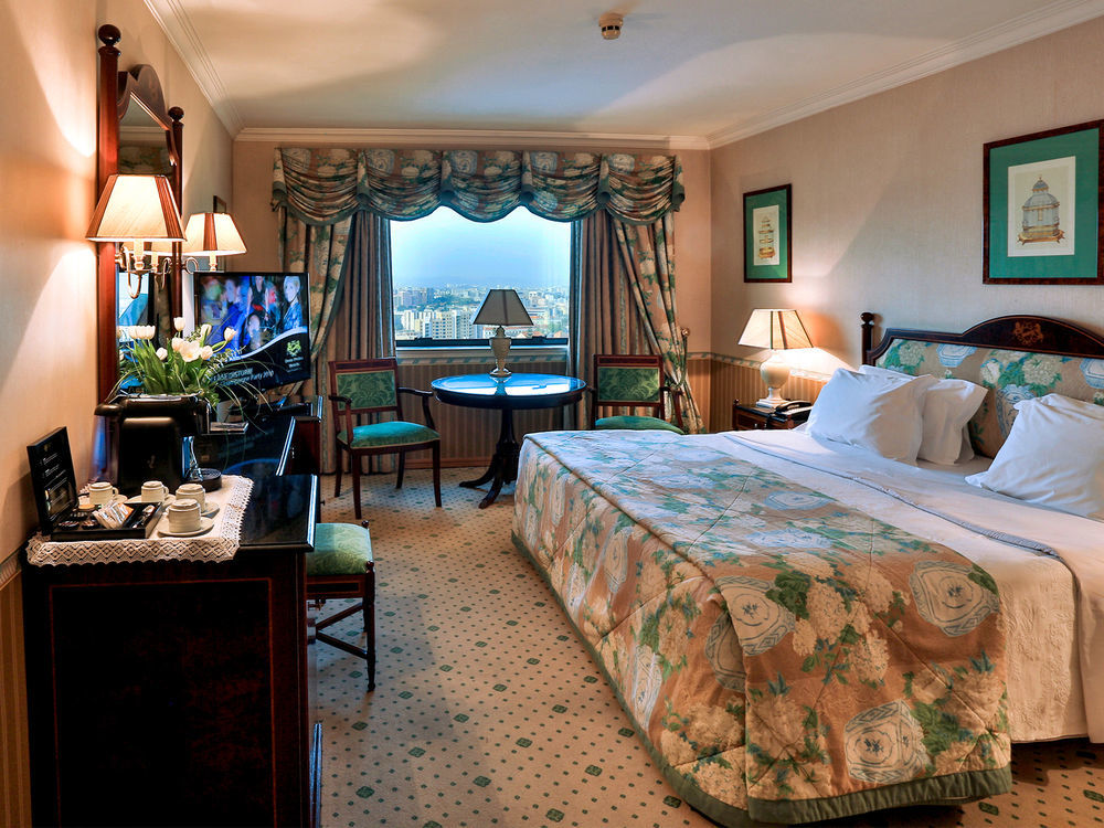 Dom Pedro Hotel